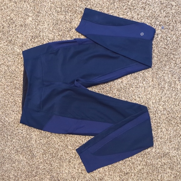 Lululemon Rain Repellent Tight - Picture 2 of 7